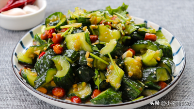 ​制作凉拌黄瓜的方法来了，超简单，5分钟就能学会