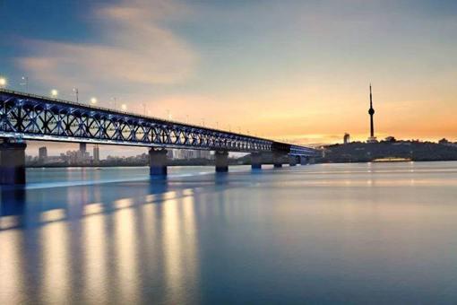 武汉话“个斑马”是什么意思?