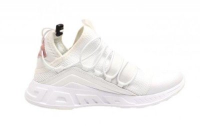 ​joma和耐克一个档次吗 JOMA属于什么档次