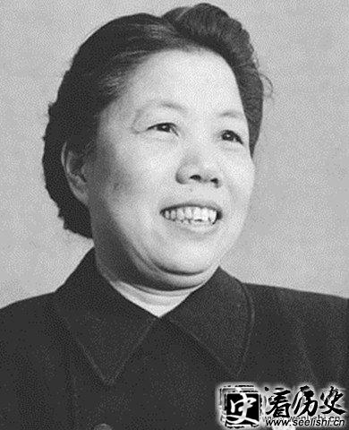 邓颖超照片