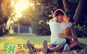 接吻看出男人是否爱你 接吻看出男人是否爱你