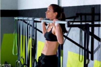 ​引体向上可以练腹肌吗 练腹肌这样做
