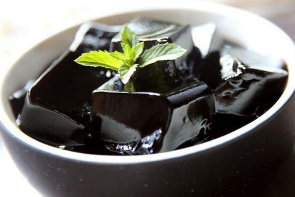 黑凉粉是烧仙草吗 烧仙草为什么取这名 黑凉粉是烧仙草吗 烧仙草为什么取这名