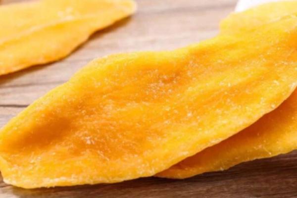 芒果干能和茶一起吃吗 芒果干不能和什么食物一起吃 芒果干能和茶一起吃吗 芒果干不能和什么食物一起吃