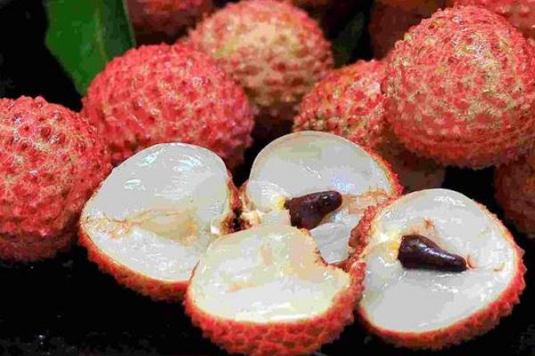 荔枝的好处和功效 吃荔枝的好处 荔枝的好处和功效 吃荔枝的好处