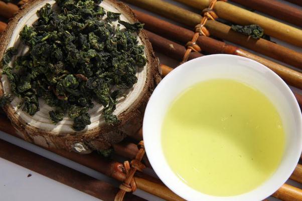 铁观音的口感和特点 铁观音的好处和坏处 铁观音的口感和特点 铁观音的好处和坏处