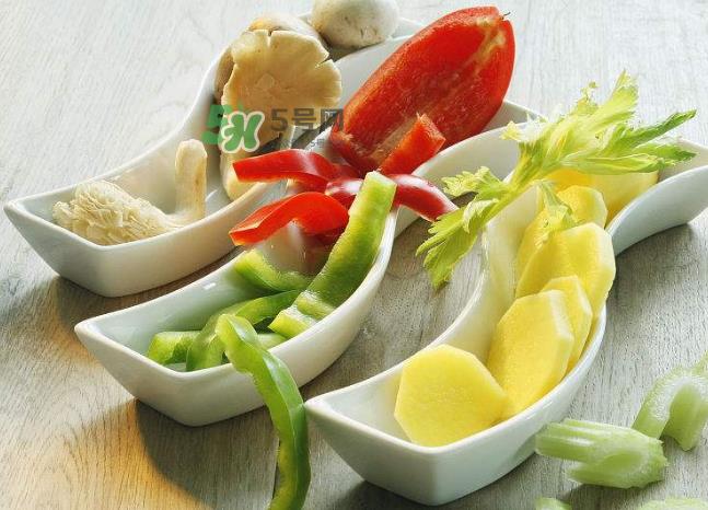 辣椒炒鸡蛋的热量是多少？辣椒能减肥吗？