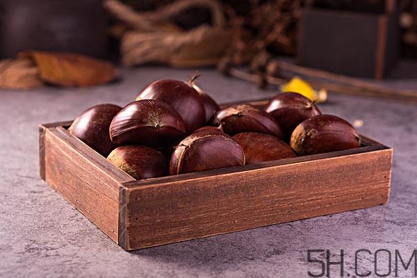 为什么吃板栗放屁好臭的原因 吃板栗放臭屁怎么办 为什么吃板栗放屁好臭的原因 吃板栗放臭屁怎么办