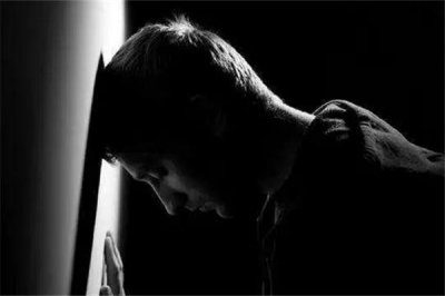 ​双向情感障碍和抑郁症怎么分别 双向情感障碍是怎么患上的