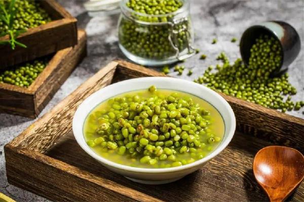 绿豆汤为什么变成红色 绿豆汤变红还能解暑吗 绿豆汤为什么变成红色 绿豆汤变红还能解暑吗