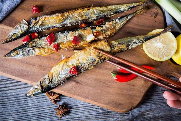 秋刀鱼的热量 秋刀鱼吃了会胖吗 秋刀鱼的热量 秋刀鱼吃了会胖吗