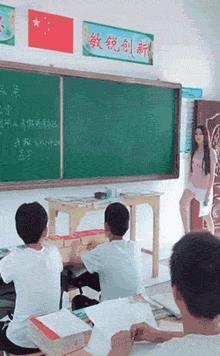 假扮“美女老师”的网红,伤害了多少纯情男14