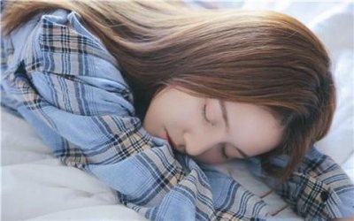 ​和一个女生好久没联系了，怎么开场比较好？