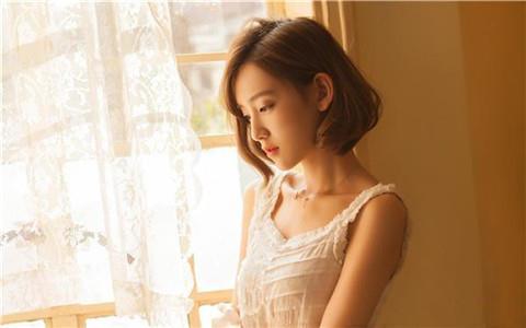 如何巧妙地哄好女朋友,让她帮忙解决吵架的问题