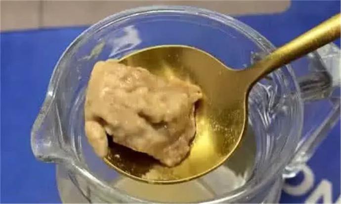 压缩饼干究竟为什么那么扛饿？泡水12小时后捞出，网友：怕了