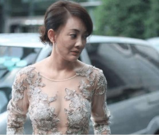 47岁牛莉像个不老妖精,当看到她的健身照,不得不服郭冬临的眼光