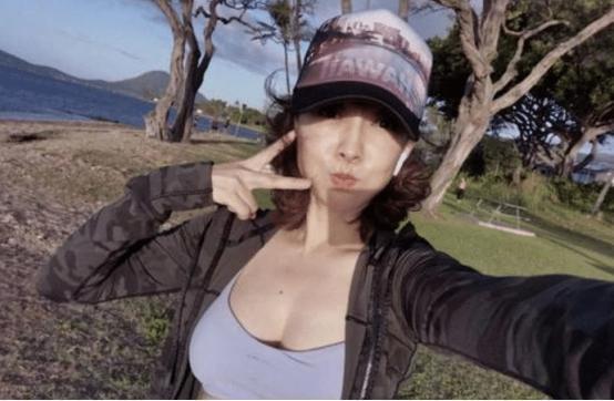 47岁牛莉像个不老妖精,当看到她的健身照,不得不服郭冬临的眼光