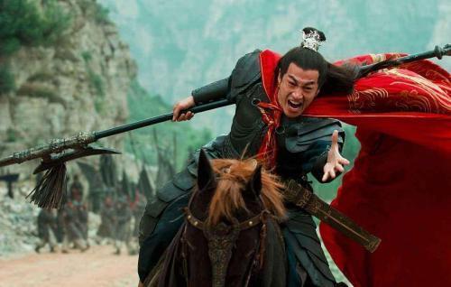 三国时期大家都用的什么兵器，最厉害的兵器是谁的？