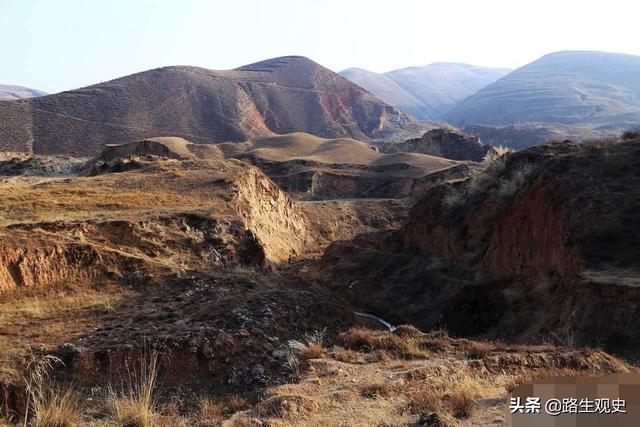 1920年海原地震，有个男孩被火坑烧死半个身子，70多岁时突然失踪
