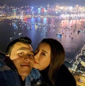 ​何猷启宣布已婚 透露父亲赌王健康良好