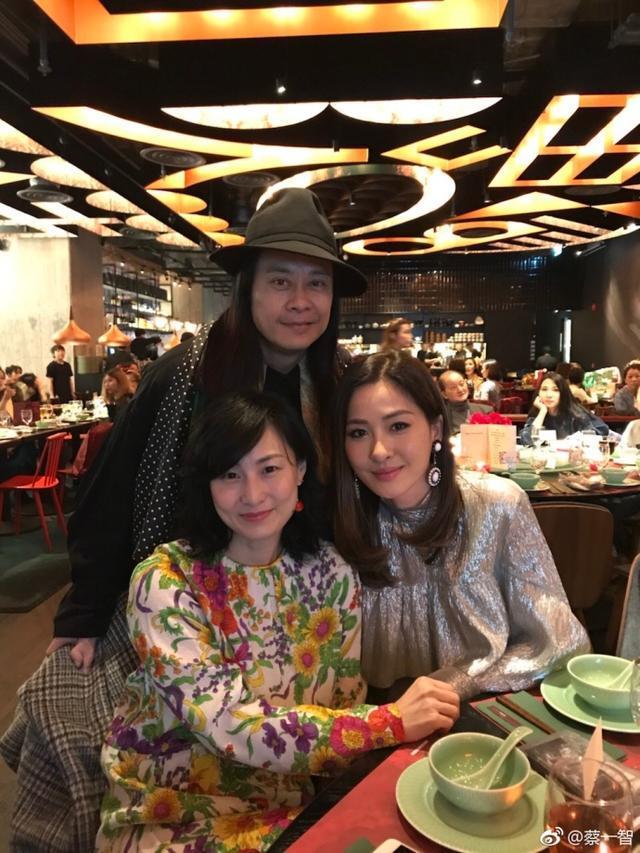 蔡一智的多指遇到对手 叔叔的手指头比他还多