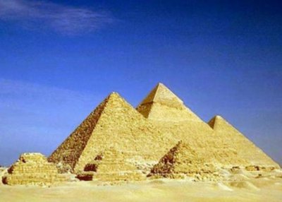 胡夫是埃及第二位君王为何别的法老雕像林立,他的雕像剩下一个