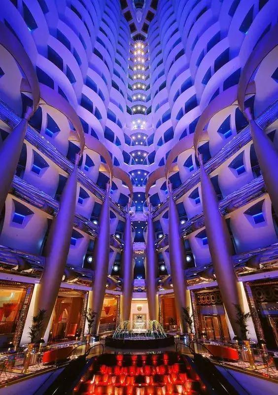 疯狂的迪拜七星级帆船酒店,50张内部照曝光!楼顶打球,海底吃饭