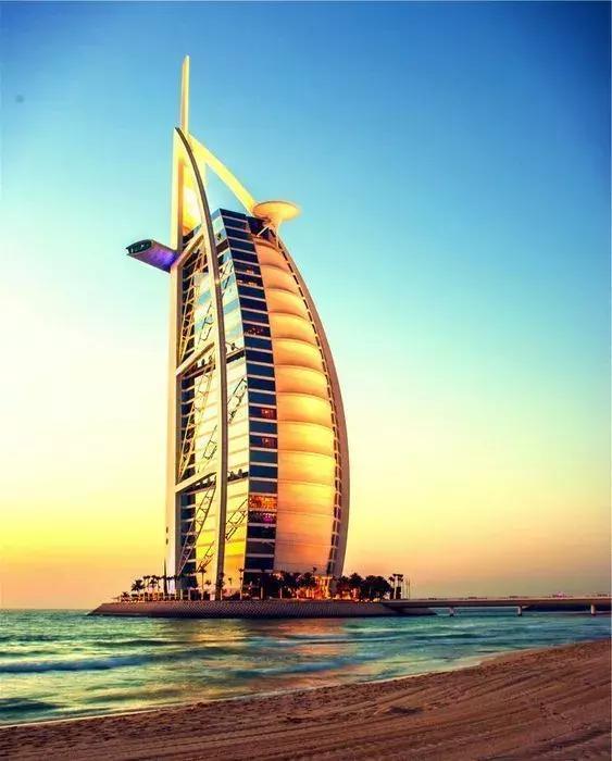 疯狂的迪拜七星级帆船酒店,50张内部照曝光!楼顶打球,海底吃饭