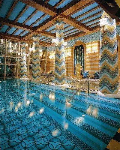 疯狂的迪拜七星级帆船酒店,50张内部照曝光!楼顶打球,海底吃饭