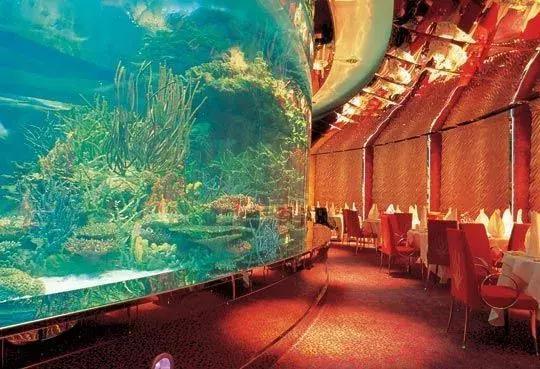 疯狂的迪拜七星级帆船酒店,50张内部照曝光!楼顶打球,海底吃饭