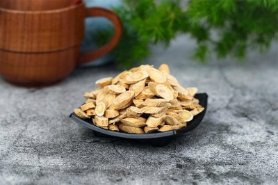 ​黄芪泡水喝有什么功效，能减肥吗