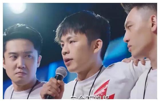 米邵飞事业失意却情场得意?看到他身边的女孩,网友:搭配!