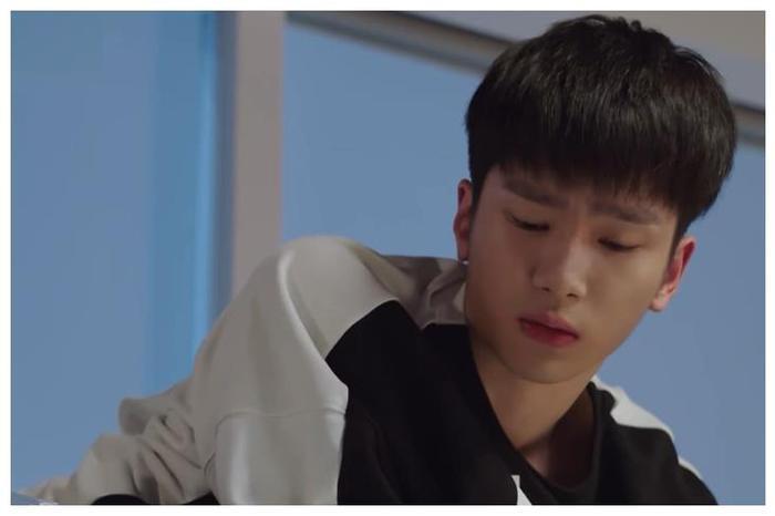 米邵飞事业失意却情场得意?看到他身边的女孩,网友:搭配!