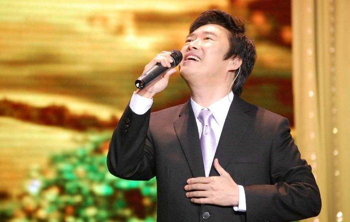 费玉清演唱会宣布彻底封麦，一度引观众泪奔 网友：请勿打扰