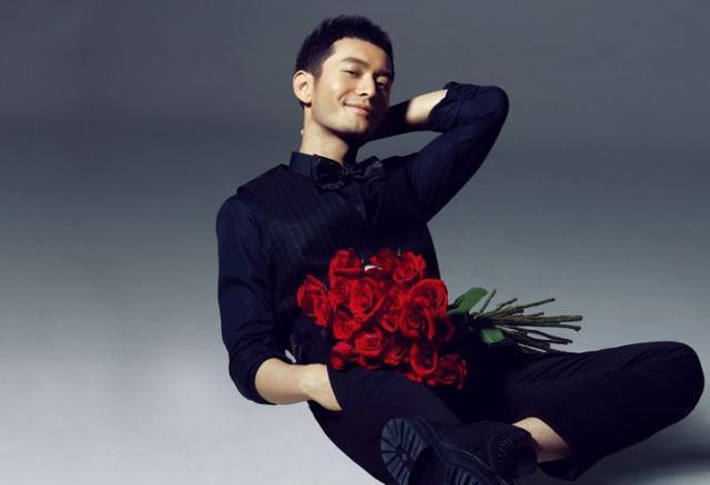 当179的黄晓明撞上180的朱一龙,网友:谎报身高尴尬不