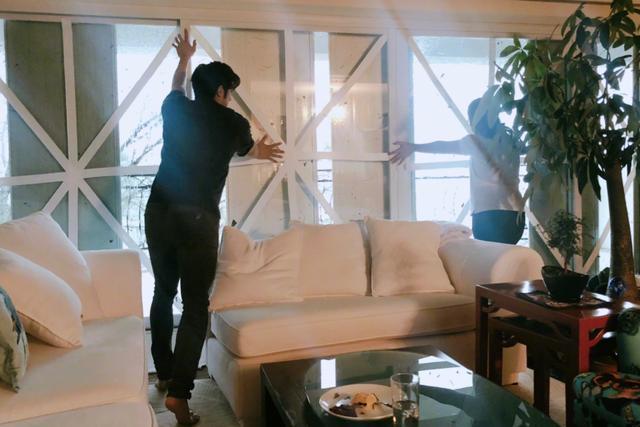 李治延香港豪宅险被风王“山竹”破门而入,封门扶窗不敢离开寸步