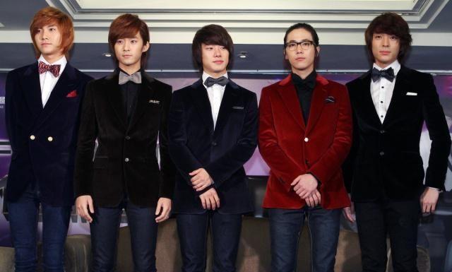 因李胜利事件,崔钟勋宣布离开FTIsland乐队并退出演艺圈