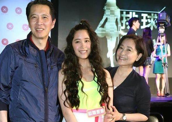 她是一代玉女，为生儿子怀孕7次流产4次，今女儿红透半边天！