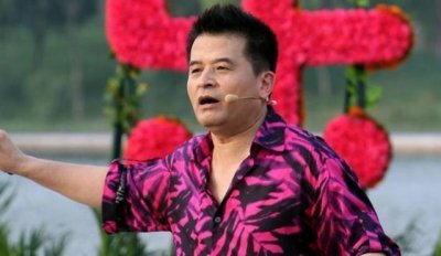 ​因吃饭丢了工作，今聚会又被拍到，现在毕老师靠卖“字”生存！