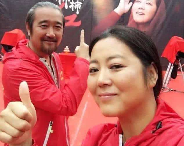 又一明星患李连杰同款病,全身浮肿200斤,丑夫照顾7年不放弃