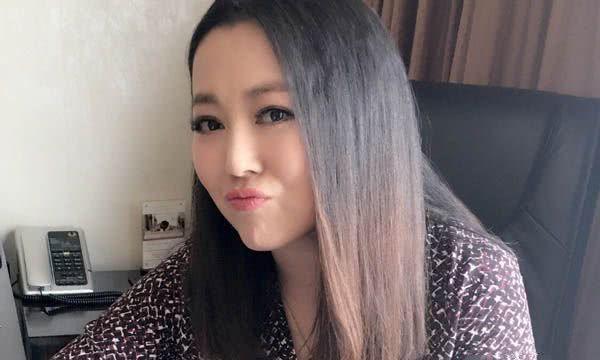 又一明星患李连杰同款病,全身浮肿200斤,丑夫照顾7年不放弃