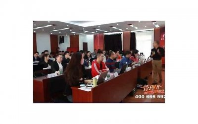 和女人怎么聊天会越聊话题越多,如何和女人聊天才会增进感情