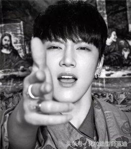 ​冬季高中男生留什么短发发型帅气时髦！