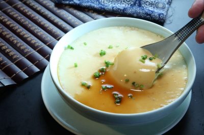 水蒸蛋最正确的做法,记住这两个要点,蒸蛋嫩滑无气泡,超好吃