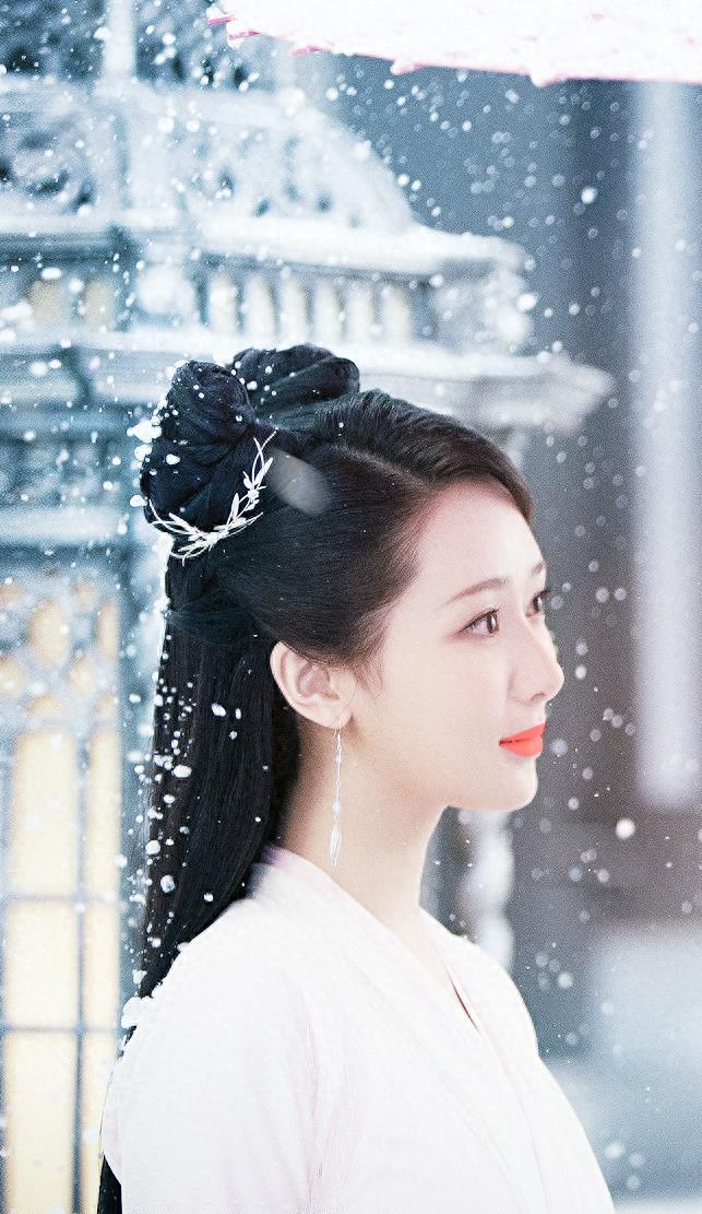 杨紫任嘉伦新剧《天乩之白蛇传说》终于定档,7月9日在爱奇艺播出