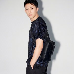 ​黄景瑜用八块腹肌掀起一波健身热潮，赶紧一起跟男神学健身吧