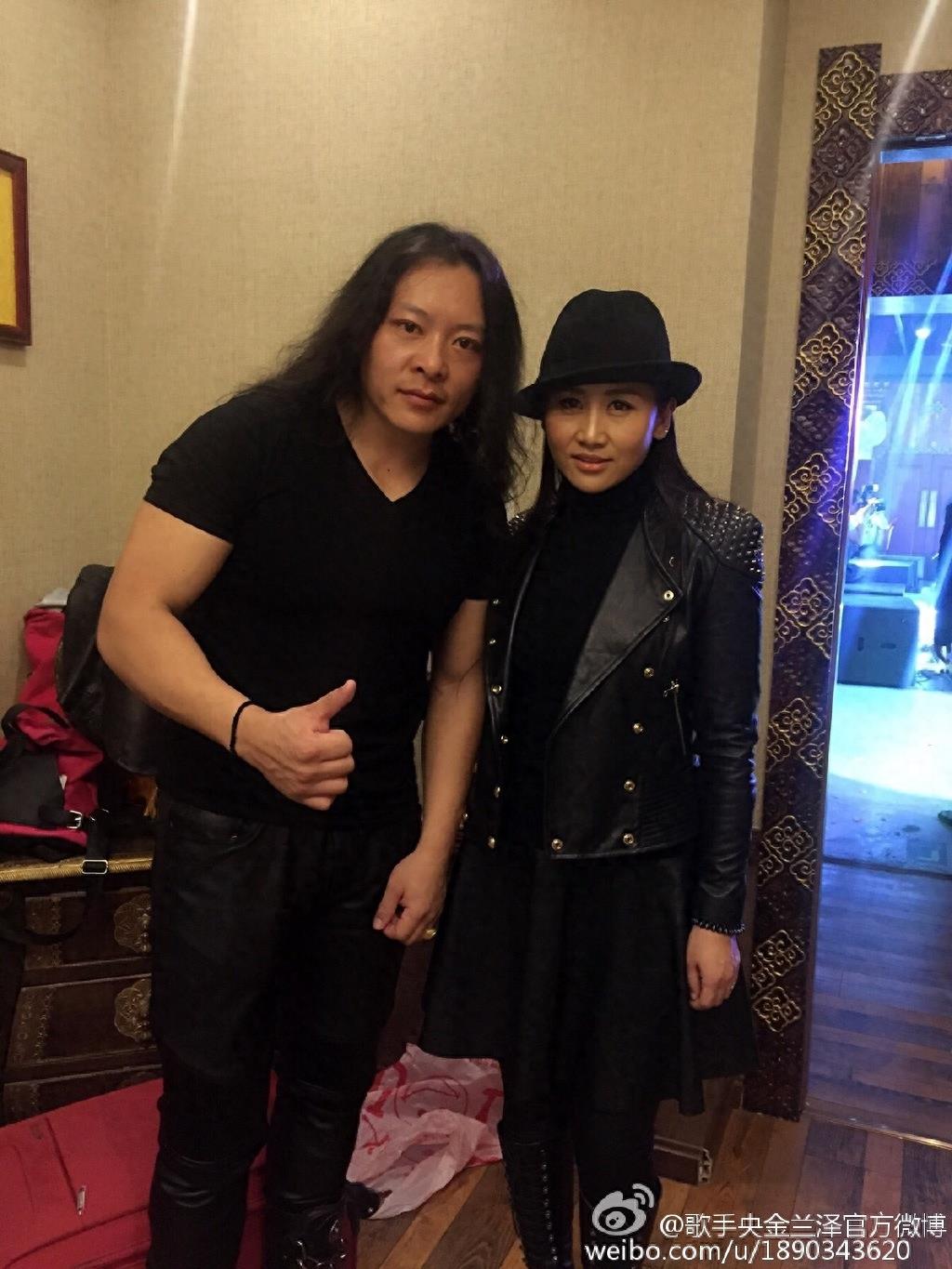 藏族歌手央金兰泽,《遇上你是我的缘》一曲成名,素颜非常漂亮