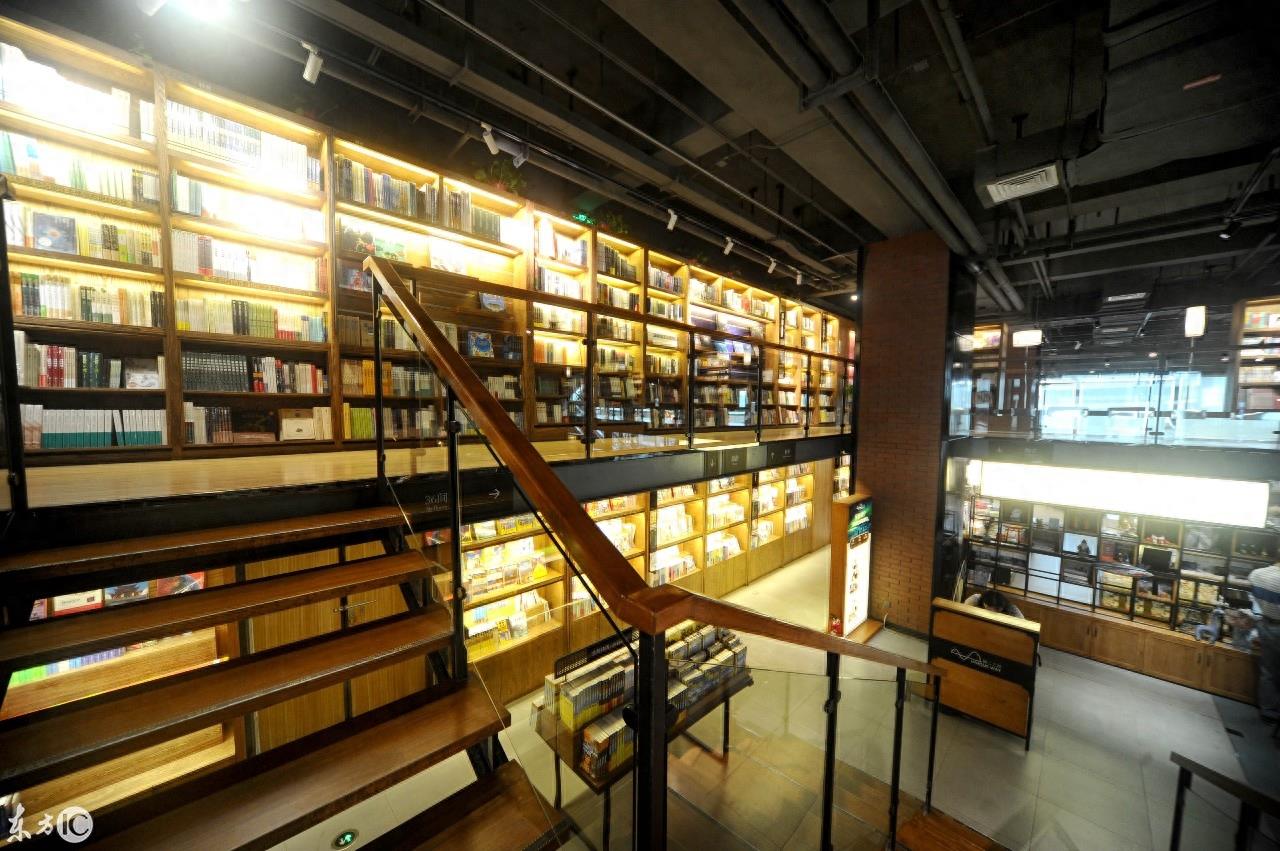 独具特色的半山书局