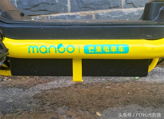 押金只需299元,新款共享电动车现身街头扫码骑走,引来送餐小哥关注