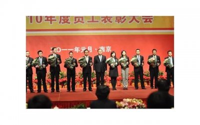 ​夫妻两地分居吵架就冷战怎么办 夫妻吵架冷战分居怎么办 夫妻冷战分居如何解决